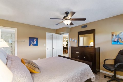 Купить кондоминиум в Пемброк-Пайнс, Флорида 2 спальни, 108.7м2, № 1970636 - фото 30