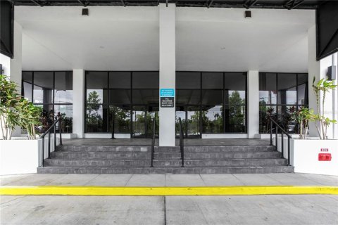 Condo in Orlando, Florida, 2 bedrooms  № 1908937 - photo 28