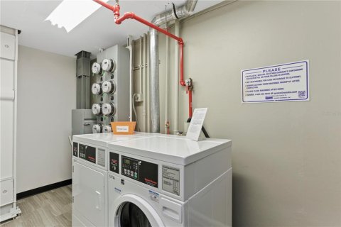 Condo in Orlando, Florida, 2 bedrooms  № 1908937 - photo 22