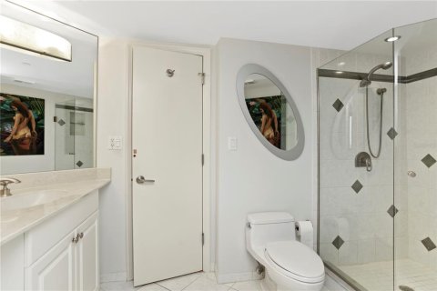 Condo in Orlando, Florida, 2 bedrooms  № 1908937 - photo 18