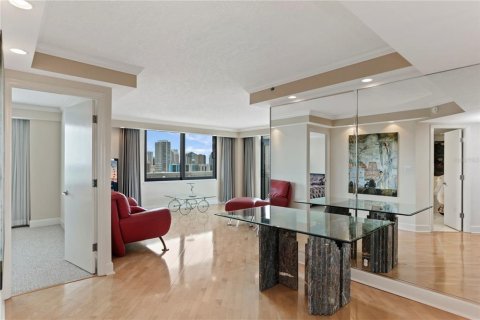 Condo in Orlando, Florida, 2 bedrooms  № 1908937 - photo 13