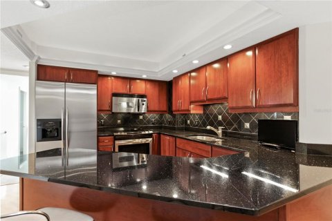 Condo in Orlando, Florida, 2 bedrooms  № 1908937 - photo 10