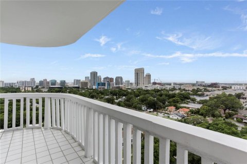 Condo in Orlando, Florida, 2 bedrooms  № 1908937 - photo 9