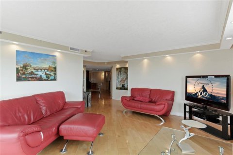 Condo in Orlando, Florida, 2 bedrooms  № 1908937 - photo 15
