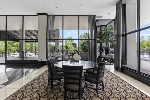 Condo in Orlando, Florida, 2 bedrooms  № 1908937 - photo 27