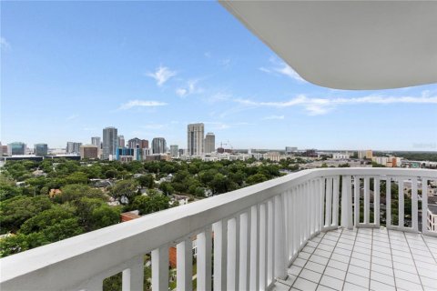 Condo in Orlando, Florida, 2 bedrooms  № 1908937 - photo 12