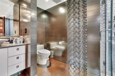 Condo in Aventura, Florida, 2 bedrooms  № 1937378 - photo 29