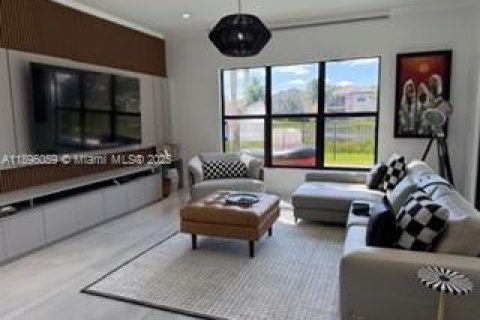 Снять в аренду виллу или дом в Делрей-Бич, Флорида 6 спален, 402.36м2, № 1950463 - фото 13