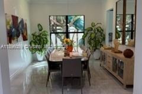 Снять в аренду виллу или дом в Делрей-Бич, Флорида 6 спален, 402.36м2, № 1950463 - фото 8