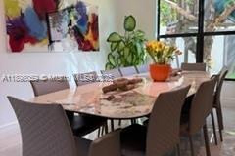 Снять в аренду виллу или дом в Делрей-Бич, Флорида 6 спален, 402.36м2, № 1950463 - фото 7