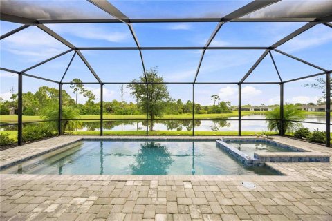 House in Venice, Florida 3 bedrooms, 205.69 sq.m. № 2342588