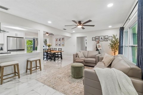 Casa en venta en Clearwater, Florida, 3 dormitorios, 167.78 m2 № 2102147 - foto 10