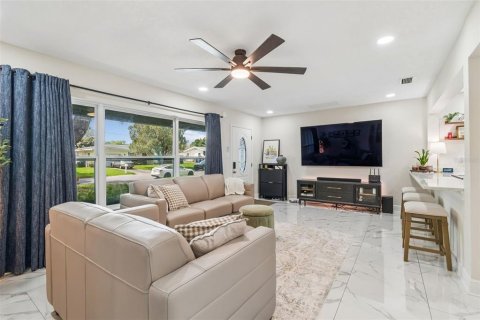 Casa en venta en Clearwater, Florida, 3 dormitorios, 167.78 m2 № 2102147 - foto 13