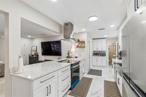 Casa en venta en Clearwater, Florida, 3 dormitorios, 167.78 m2 № 2102147 - foto 19