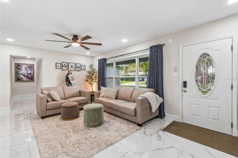 Casa en venta en Clearwater, Florida, 3 dormitorios, 167.78 m2 № 2102147 - foto 11
