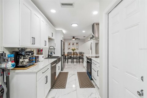 Casa en venta en Clearwater, Florida, 3 dormitorios, 167.78 m2 № 2102147 - foto 16