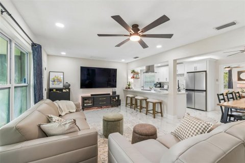 Casa en venta en Clearwater, Florida, 3 dormitorios, 167.78 m2 № 2102147 - foto 15