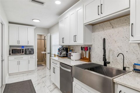 Casa en venta en Clearwater, Florida, 3 dormitorios, 167.78 m2 № 2102147 - foto 24