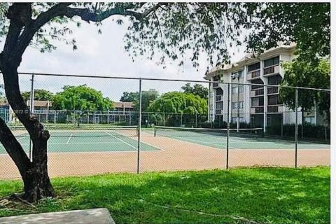 Condo in Plantation, Florida, 2 bedrooms  № 1814802 - photo 26