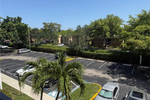 Condo in Plantation, Florida, 2 bedrooms  № 1814802 - photo 2