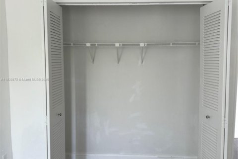 Condo in Plantation, Florida, 2 bedrooms  № 1814802 - photo 13