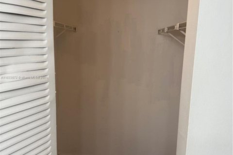 Condo in Plantation, Florida, 2 bedrooms  № 1814802 - photo 10