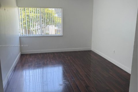 Condo in Plantation, Florida, 2 bedrooms  № 1814802 - photo 6