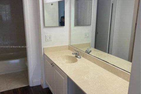 Condo in Plantation, Florida, 2 bedrooms  № 1814802 - photo 7