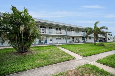 Condominio en venta en Saint Petersburg, Florida, 2 dormitorios, 93.83 m2 № 2144565 - foto 2