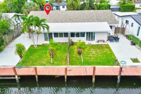 Casa en alquiler en Fort Lauderdale, Florida, 2 dormitorios, 113.34 m2 № 1986510 - foto 4