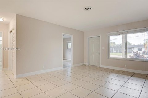 Casa en alquiler en Fort Lauderdale, Florida, 2 dormitorios, 113.34 m2 № 1986510 - foto 10