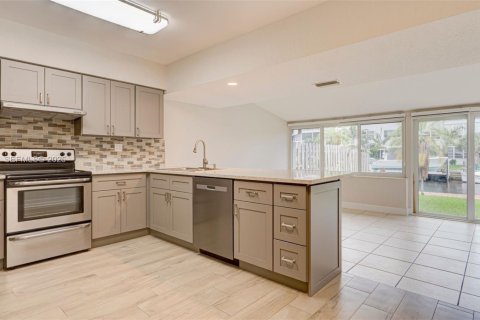 Casa en alquiler en Fort Lauderdale, Florida, 2 dormitorios, 113.34 m2 № 1986510 - foto 7