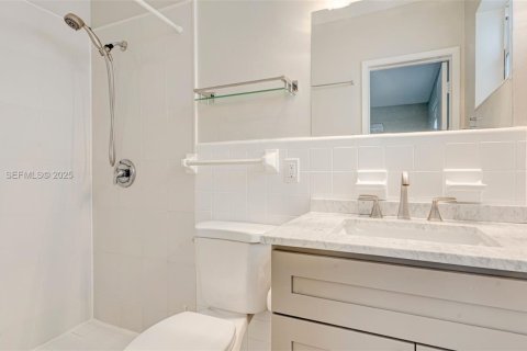 Casa en alquiler en Fort Lauderdale, Florida, 2 dormitorios, 113.34 m2 № 1986510 - foto 16