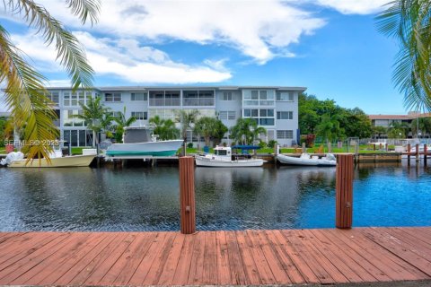 Casa en alquiler en Fort Lauderdale, Florida, 2 dormitorios, 113.34 m2 № 1986510 - foto 24