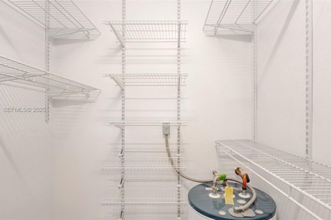 Casa en alquiler en Fort Lauderdale, Florida, 2 dormitorios, 113.34 m2 № 1986510 - foto 13