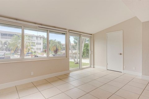 Casa en alquiler en Fort Lauderdale, Florida, 2 dormitorios, 113.34 m2 № 1986510 - foto 17
