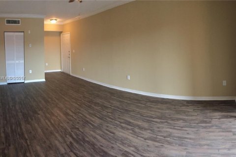Copropriété à louer à Pembroke Pines, Floride: 2 chambres, 104.98 m2 № 1988746 - photo 6