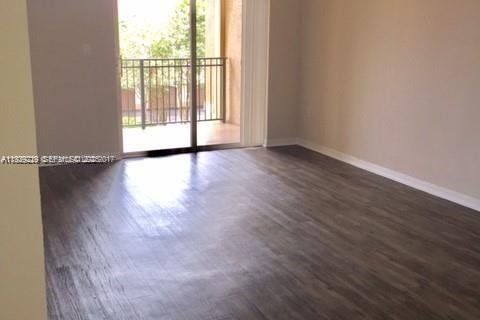 Copropriété à louer à Pembroke Pines, Floride: 2 chambres, 104.98 m2 № 1988746 - photo 3