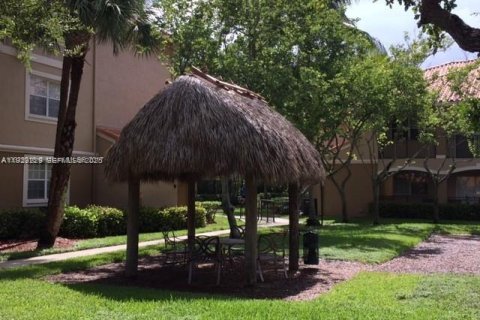 Copropriété à louer à Pembroke Pines, Floride: 2 chambres, 104.98 m2 № 1988746 - photo 16