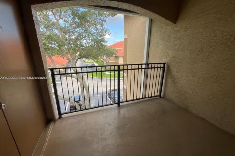 Copropriété à louer à Pembroke Pines, Floride: 2 chambres, 104.98 m2 № 1988746 - photo 14