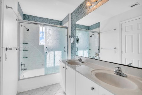 House in Weston, Florida 3 bedrooms, 168.62 sq.m. № 1965418 - photo 29