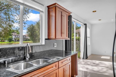 House in Weston, Florida 3 bedrooms, 168.62 sq.m. № 1965418 - photo 16