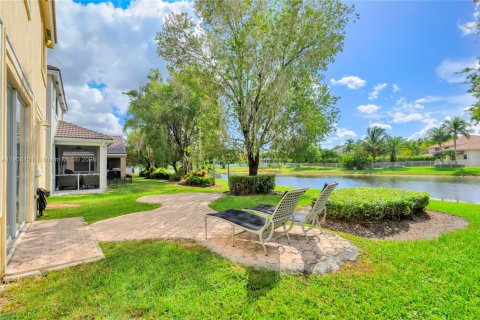 House in Weston, Florida 3 bedrooms, 168.62 sq.m. № 1965418 - photo 9