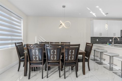 Снять в аренду виллу или дом в Майами, Флорида 4 спальни, 389.73м2, № 1997202 - фото 6