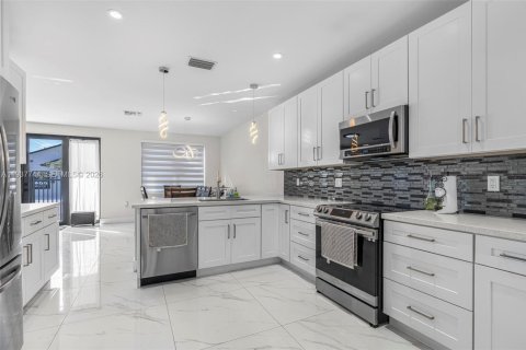 Снять в аренду виллу или дом в Майами, Флорида 4 спальни, 389.73м2, № 1997202 - фото 8