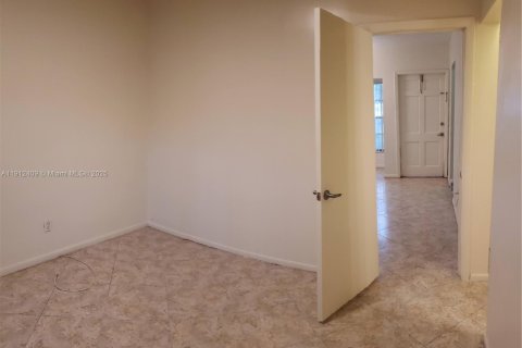 Appartement à louer à Lauderdale Lakes, Floride: 1 chambre, 50.17 m2 № 1966847 - photo 8