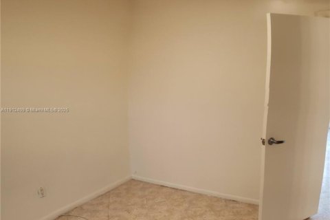 Appartement à louer à Lauderdale Lakes, Floride: 1 chambre, 50.17 m2 № 1966847 - photo 5