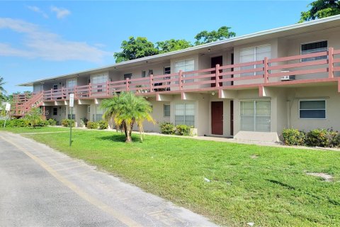 Appartement à louer à Lauderdale Lakes, Floride: 1 chambre, 50.17 m2 № 1966847 - photo 1