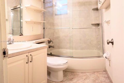 Appartement à louer à Lauderdale Lakes, Floride: 1 chambre, 50.17 m2 № 1966847 - photo 2