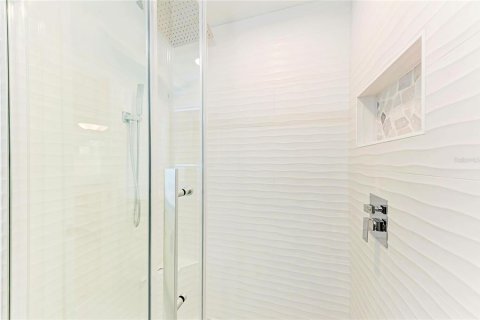 Villa ou maison à vendre à Holmes Beach, Floride: 3 chambres, 104.79 m2 № 2418835 - photo 21